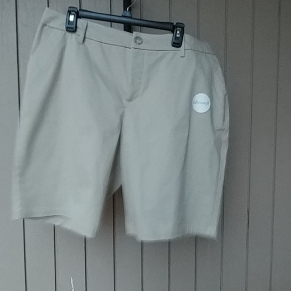 THIS LISTING HAS NOT BEEN SOLD. COPY - Croft & Barrow shorts - Picture 1 of 7